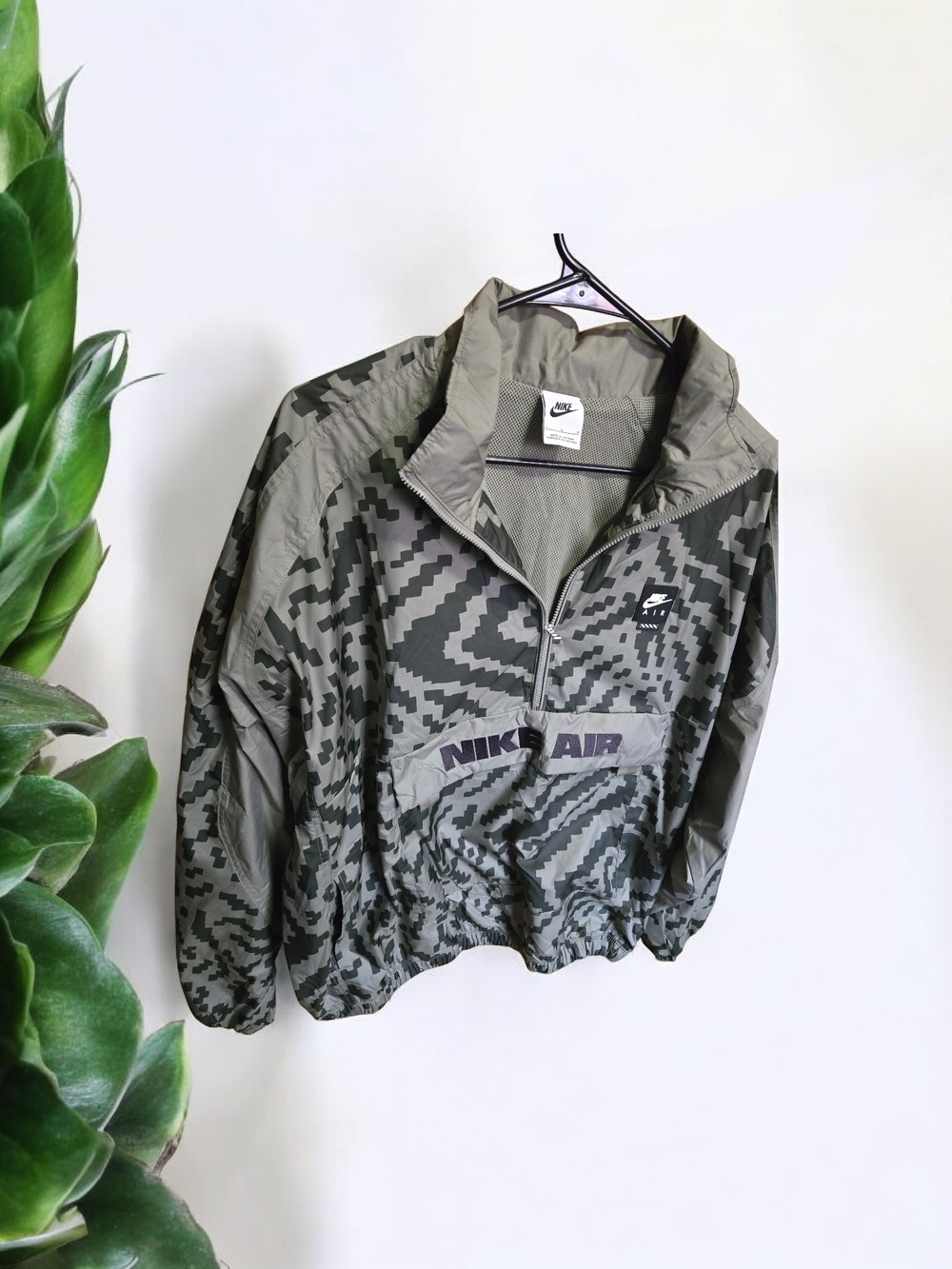 Nike Air Gray Pixel Camo Windbreaker Pullover - Picture 7 of 7